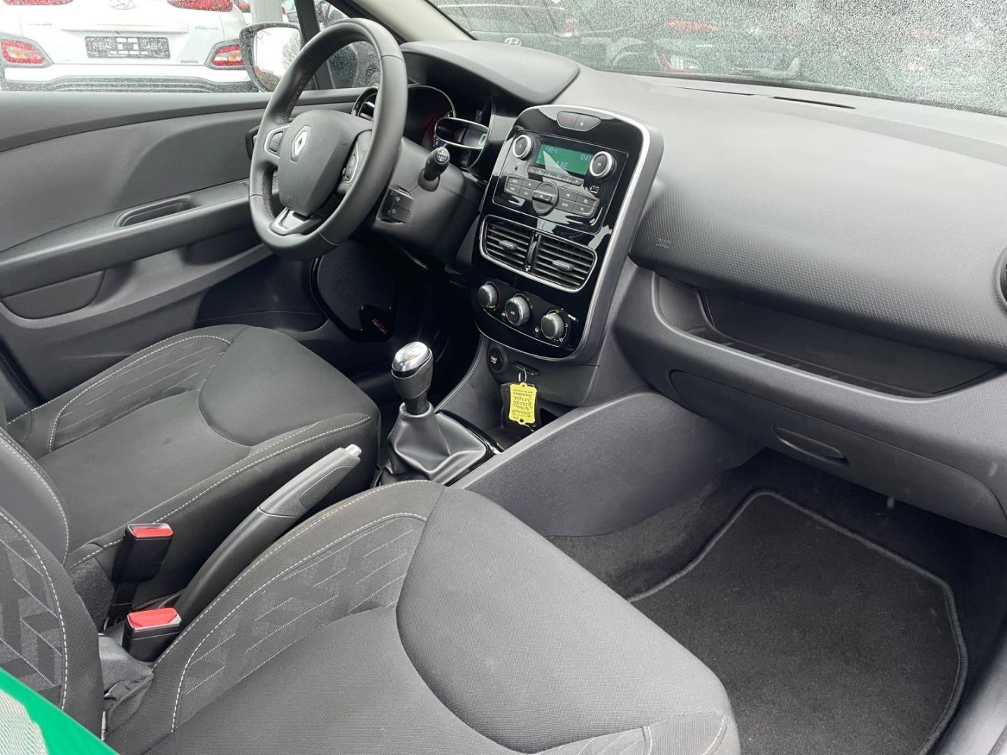 Fahrzeugabbildung Renault Clio IV Grandtour Limited Klima Tempomat DAB