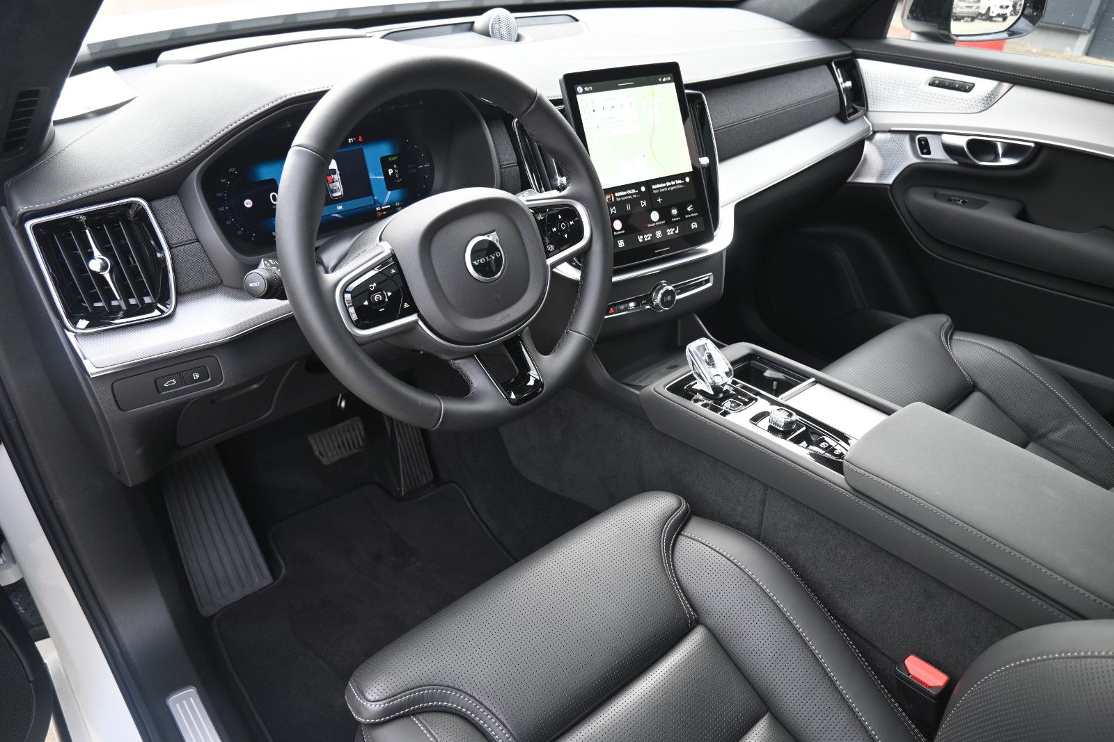 Fahrzeugabbildung Volvo XC90 T8 AWD Ultra Black Edition*LUFT*360*ACC*AHK