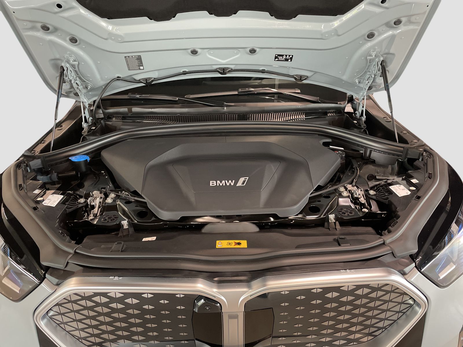 BMW iX2 - Bild 16