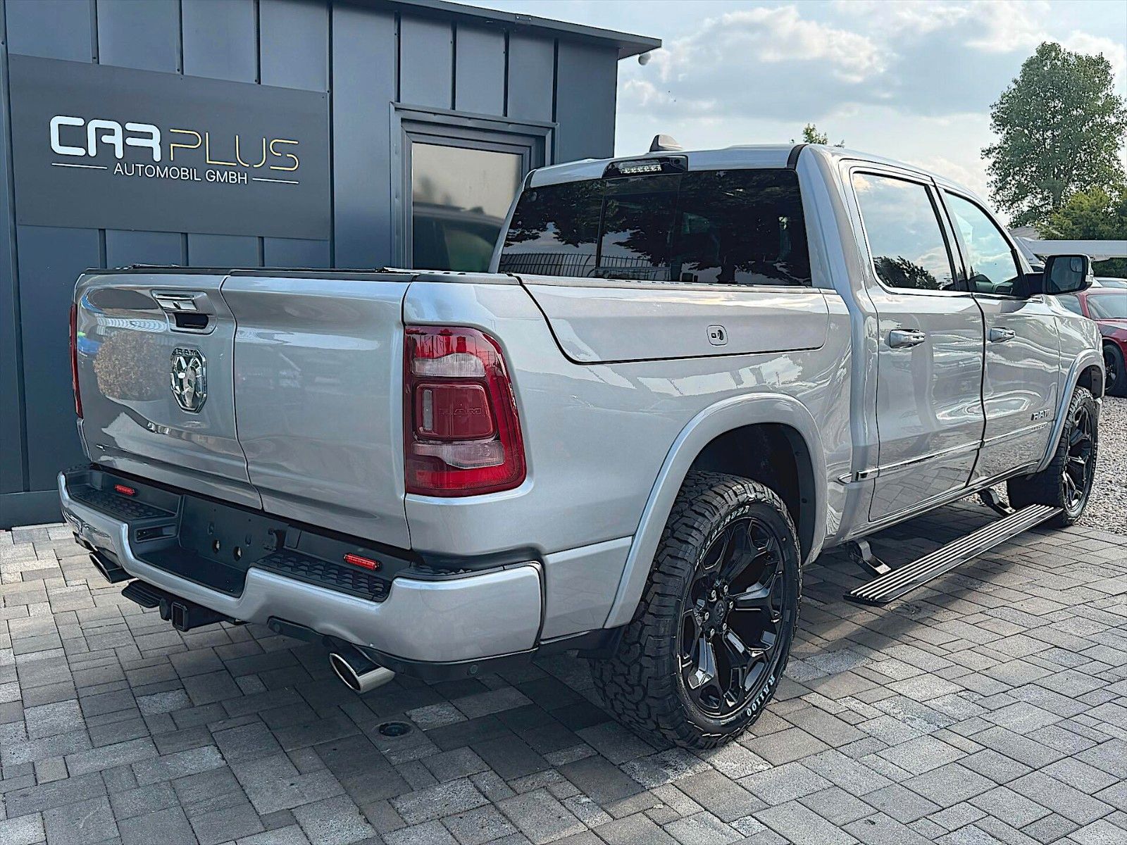 Fahrzeugabbildung Dodge RAM 5.7 V8 HEMI LIMITED 4x4 *Pano*360*Luft*ACC*