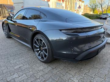 2020 Porsche TAYCAN 照片 7
