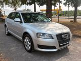 Audi A3 Sportback 1.6 Ambiente. Automatik /90.000 km - Audi A3 in Köln