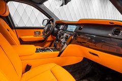 Cullinan BLACK BADGE 2023  BLACK/MANDARIN STARS