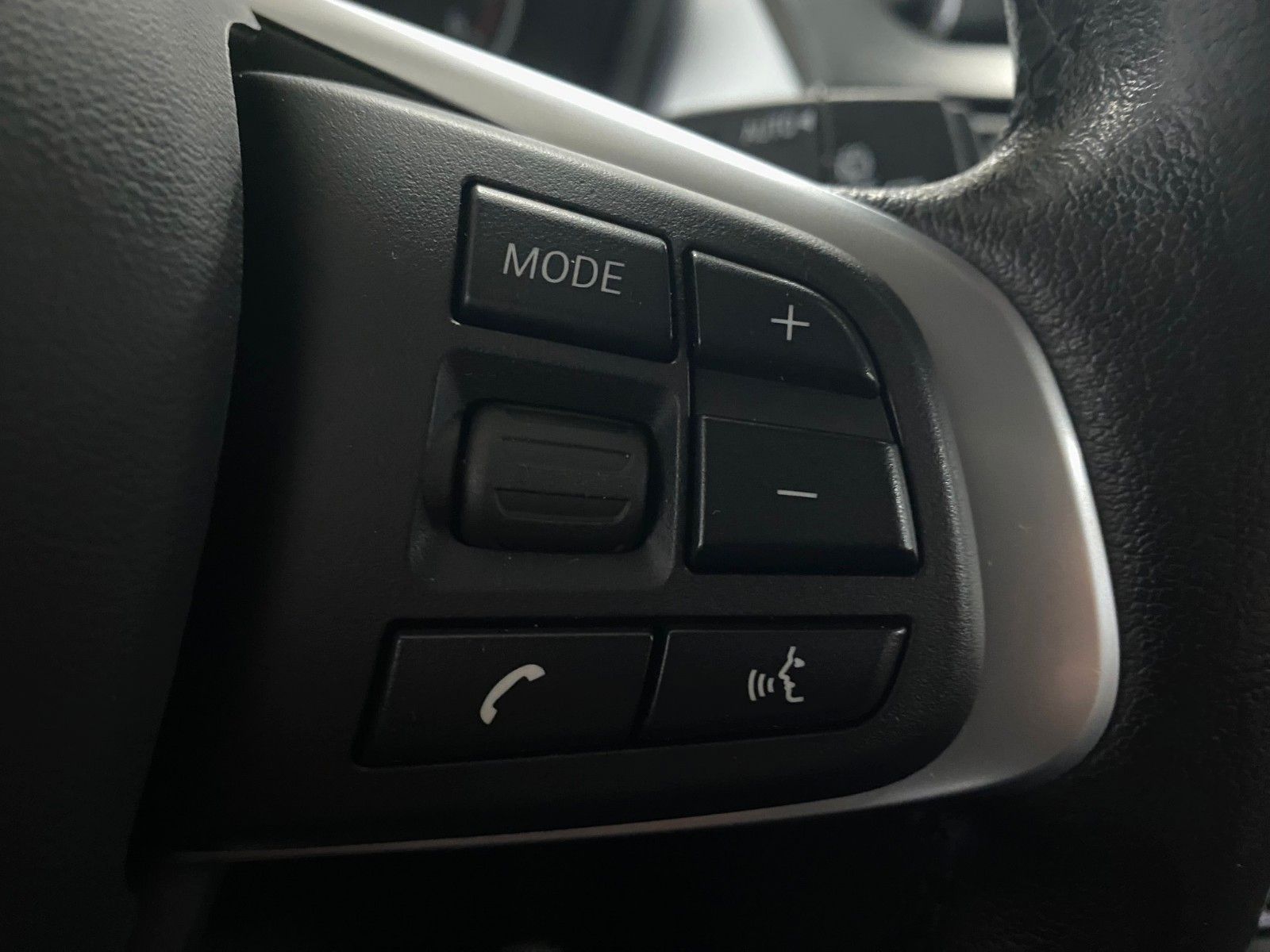 Fahrzeugabbildung BMW 218 Active Tourer 218d Advantage+NAVIGATION+LED+