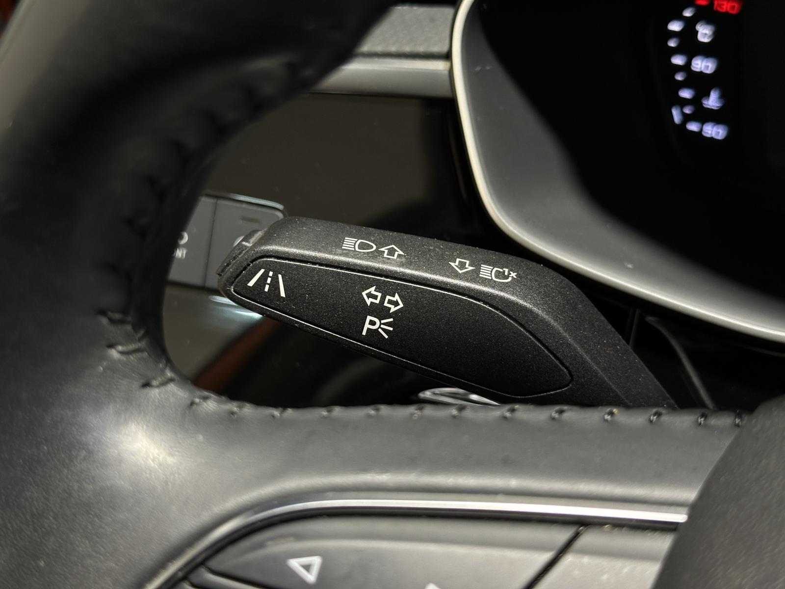 Audi Q3 40 TDI / S TRONIC / QUATTRO / PANO / LED /