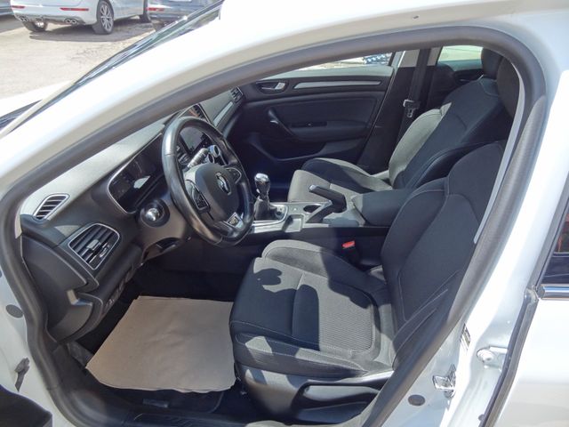 Fahrzeugabbildung Renault Megane IV Lim. 5-trg. Zen/1.Hd/Navi/SitzH/PDC/