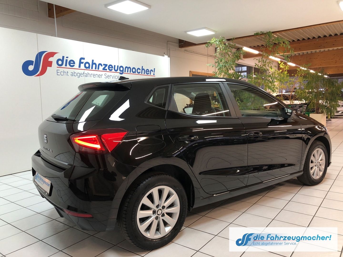 Fahrzeugabbildung SEAT Ibiza Style 1.0 TSI Navi Apple CarPlay Android