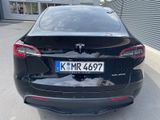 Tesla Model Y Große Reichweite - Allradantrieb - - Tesla in Köln