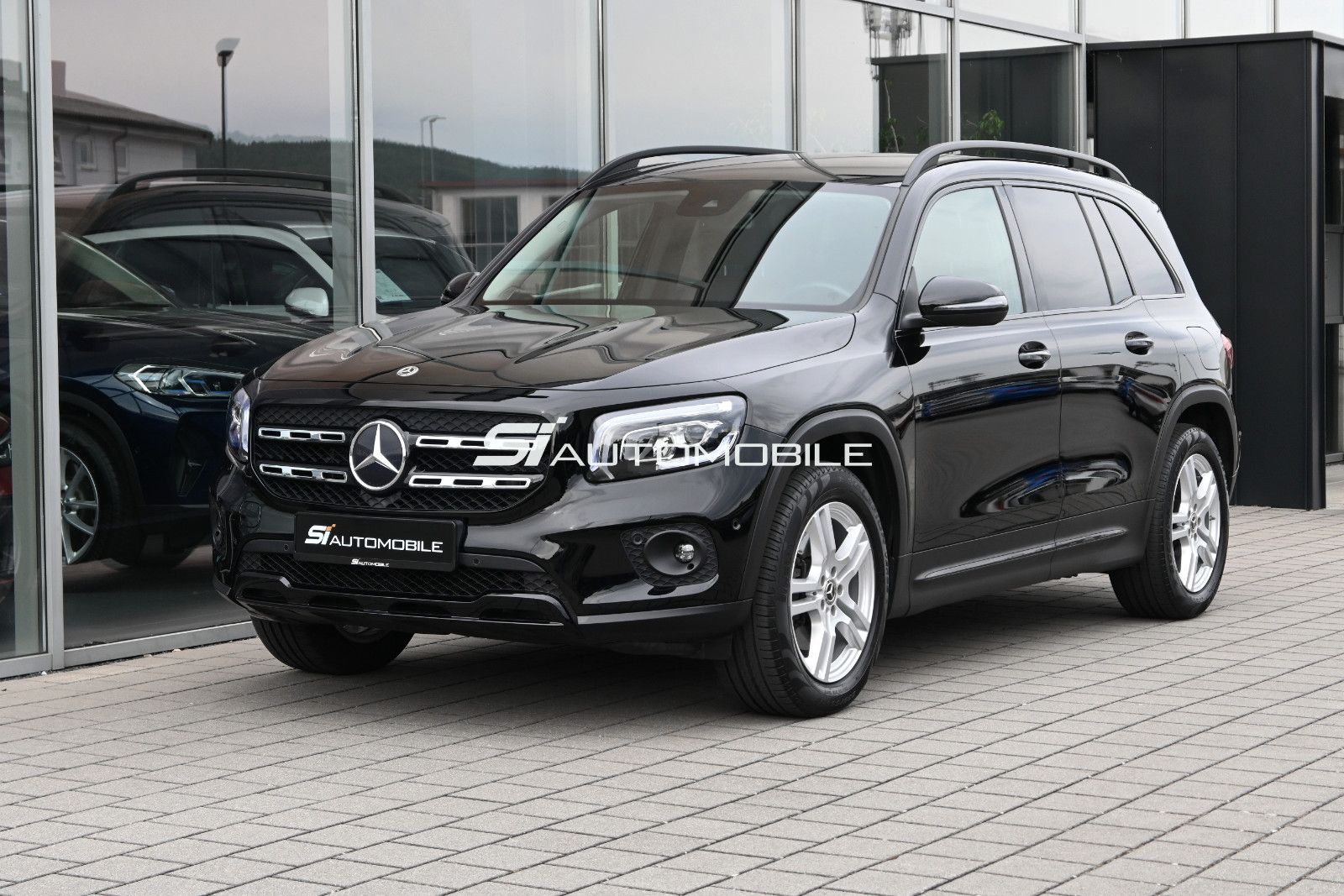 Fahrzeugabbildung Mercedes-Benz GLB 200 d Aut. Night Paket °AHK°STANDHEIZ°KAMERA