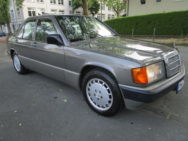 Mercedes-Benz 190 D  Schiebedach Alufelgen Servo ZV Oldtimer