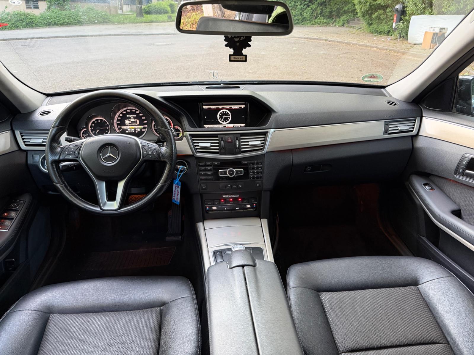 Mercedes-Benz E 300* BlueTec Hybrid