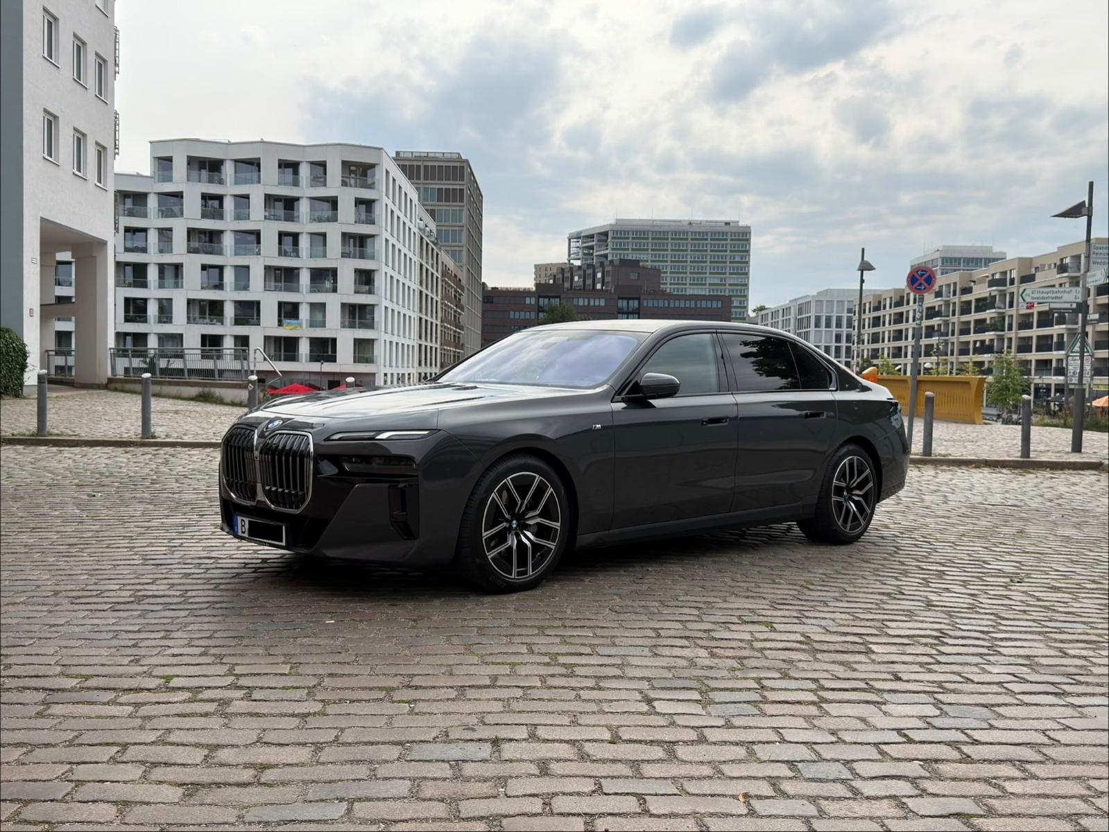 BMW 740