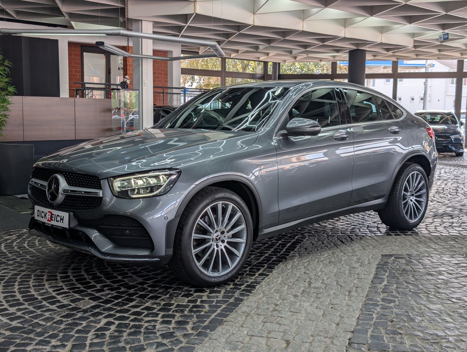 Fahrzeugabbildung Mercedes-Benz GLC 220 d Coupé 4M AMG PANO*360*HuD*MEMO*20"Voll