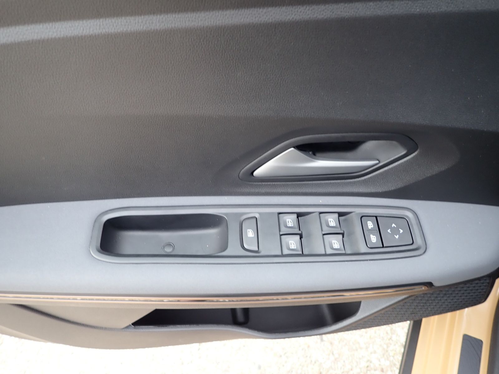 Fahrzeugabbildung Dacia Sandero STEPWAY TCe 110 EXTREME+/NAVI/SHZ/RFK