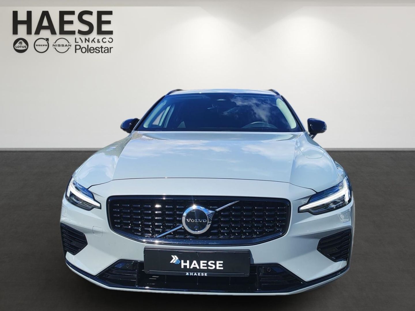 Volvo V60 T6 Plus Dark Plug-In Hybrid AWD HUD StandHZG imagem 2