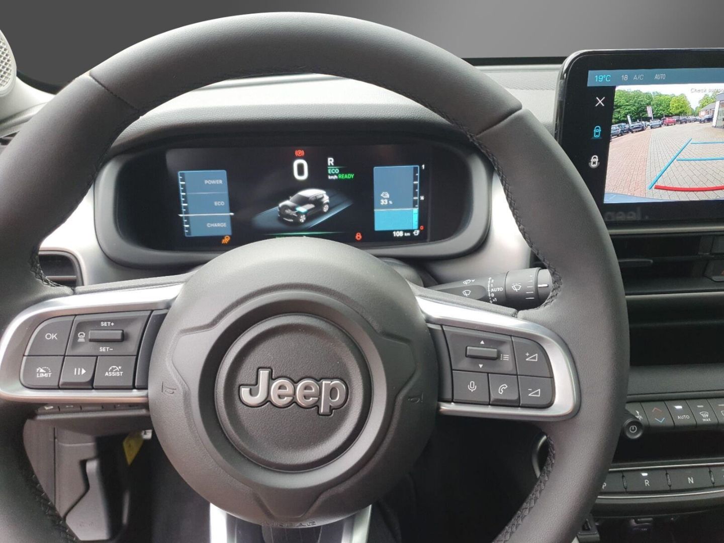 Fahrzeugabbildung Jeep Avenger Summit Pano Leder Infotainment Paket-MY2