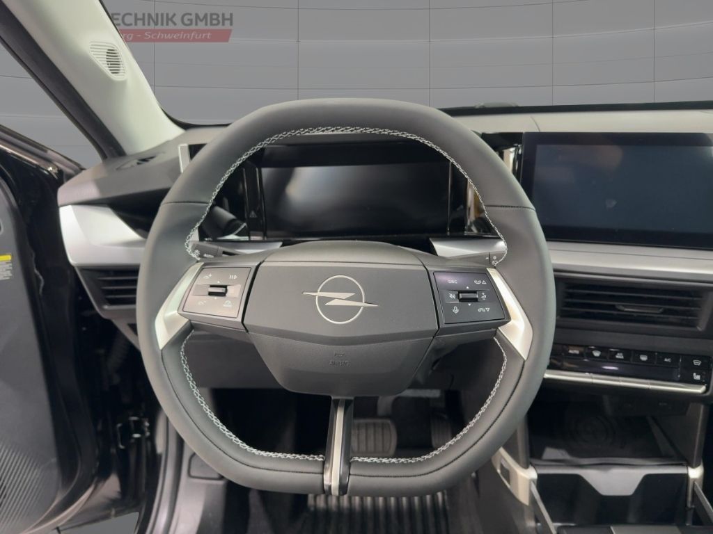 Fahrzeugabbildung Opel Frontera GS, Allwetter, RFK, Navi, SHZ, LHZ