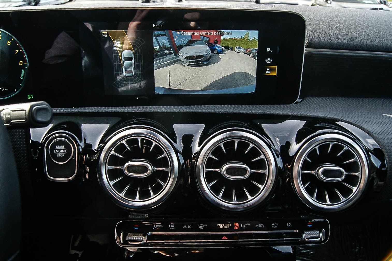 Fahrzeugabbildung Mercedes-Benz A 250e Lim Edition 19 BURMESTER GARAGENTORÖFFNER