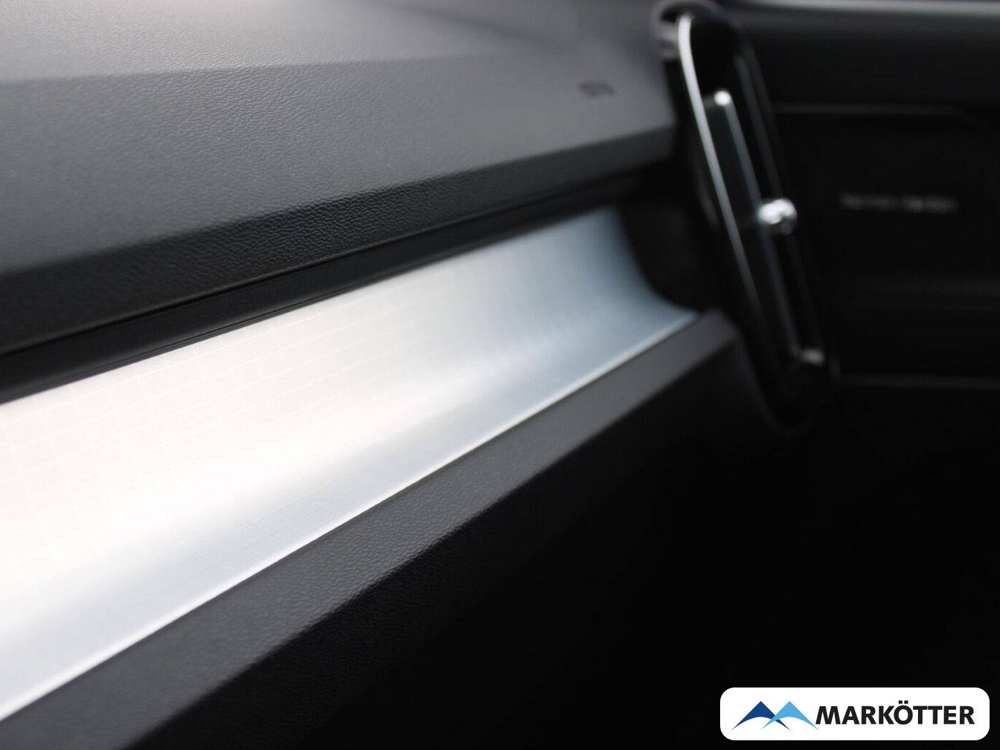 Volvo XC40 B4 Plus Dark Pixel-LED/360/H&K/LHZ/FSHZ/19' foto 25