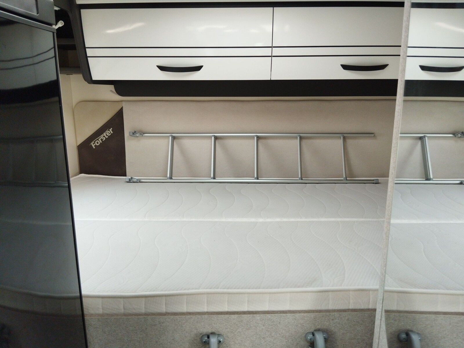 Fahrzeugabbildung Forster T FT599HB Travel Line Comfort Pakete Sat/TV