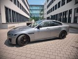 Jaguar XE D200 R-DYNAMIC BLACK AWD R-DYNAMIC BLACK - Jaguar XE: R Dynamic Black