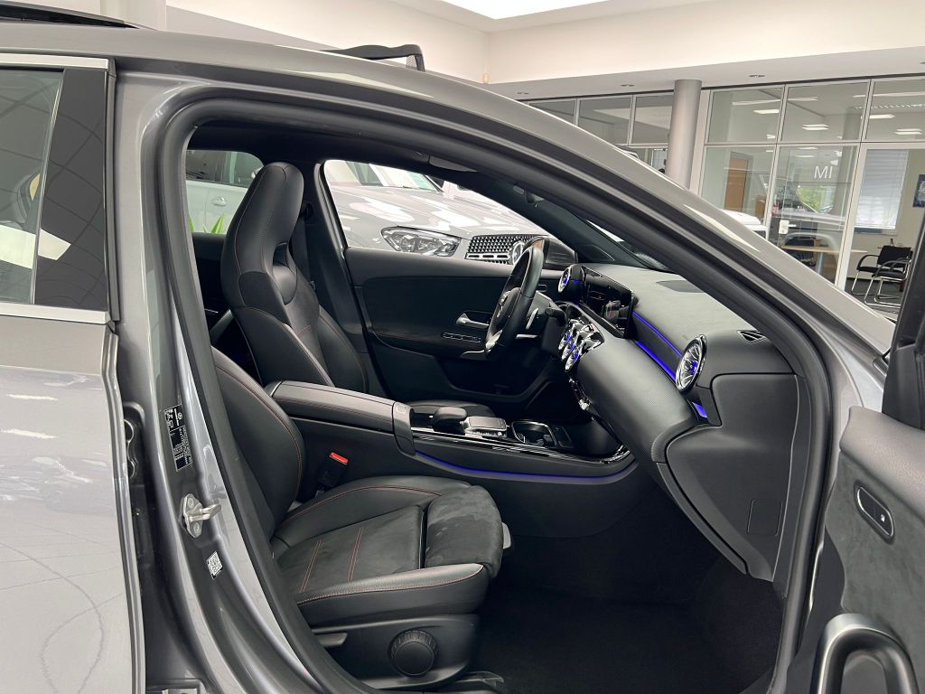 Mercedes-Benz A 200 7G-DCT*AMG*LED*PANO*KAM*MBUX*
