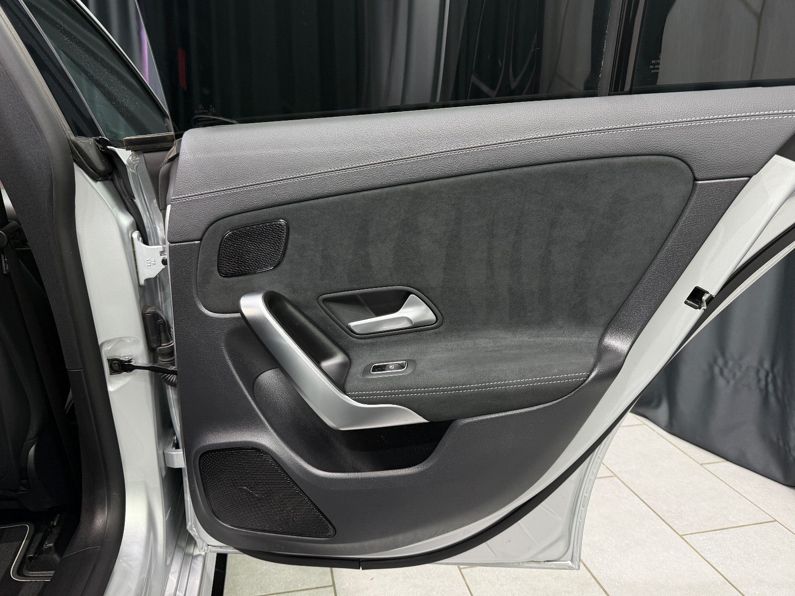 Fahrzeugabbildung Mercedes-Benz CLA 200 d|AMG-LINE|KAMER|BURMESTER|