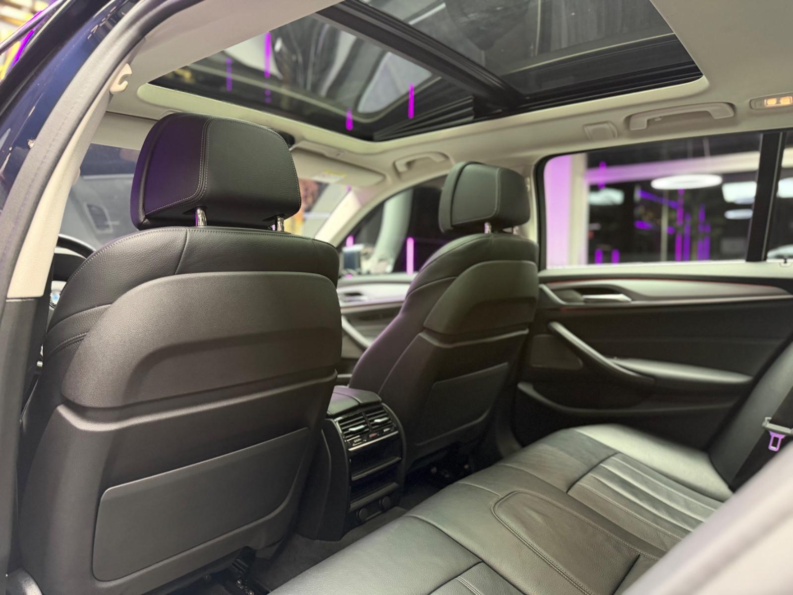BMW 520  TouringLED/Volleder/Virtl/Standheizung/Pano