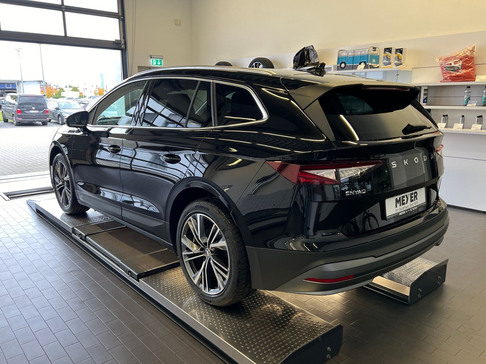 Fahrzeugabbildung SKODA Enyaq 85 *AHK, LED, ACC, 20"-LM*