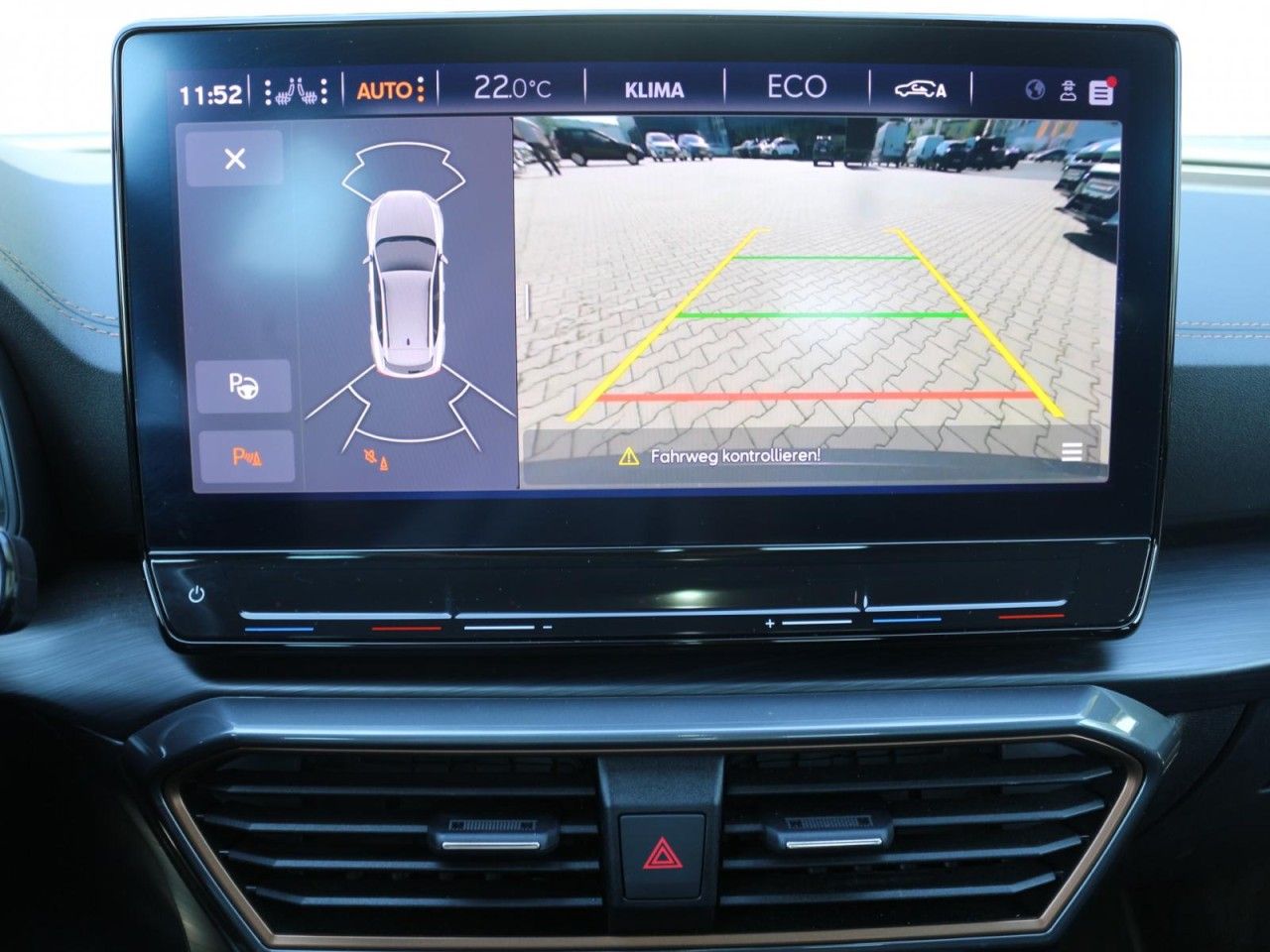 Fahrzeugabbildung CUPRA Formentor VZ e-Hybrid *Schwarz Matt foliert*
