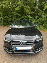Audi S3 2.0 TFSI S tronic quattro - - Audi S3 mit Benzin-Antrieb: Limousine, 2.0