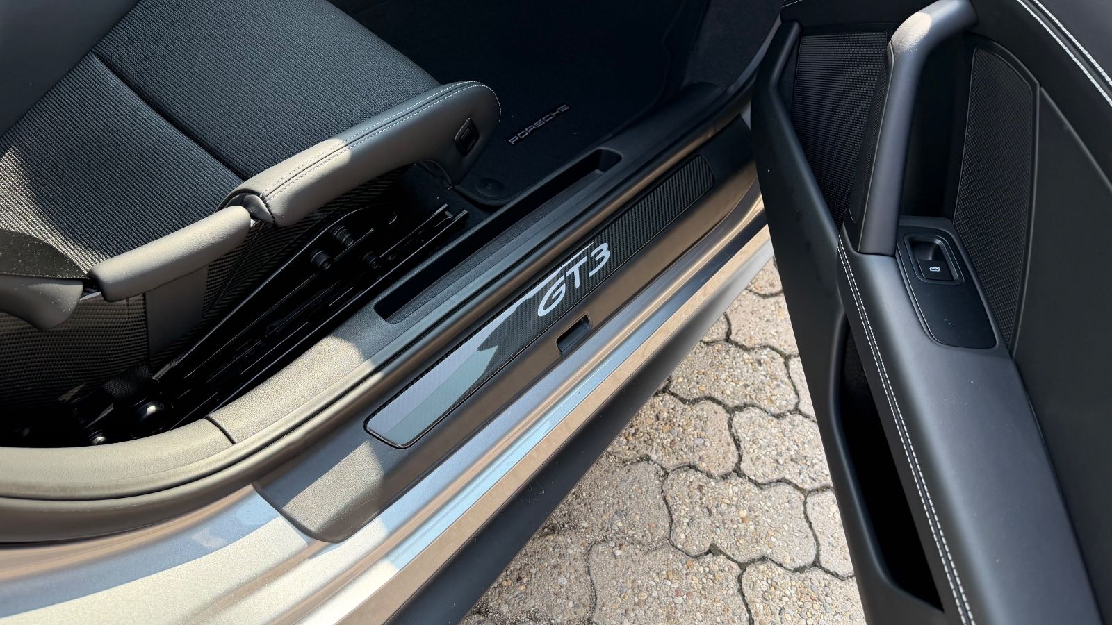 Porsche 992 GT3 Touring Schalensitz 10