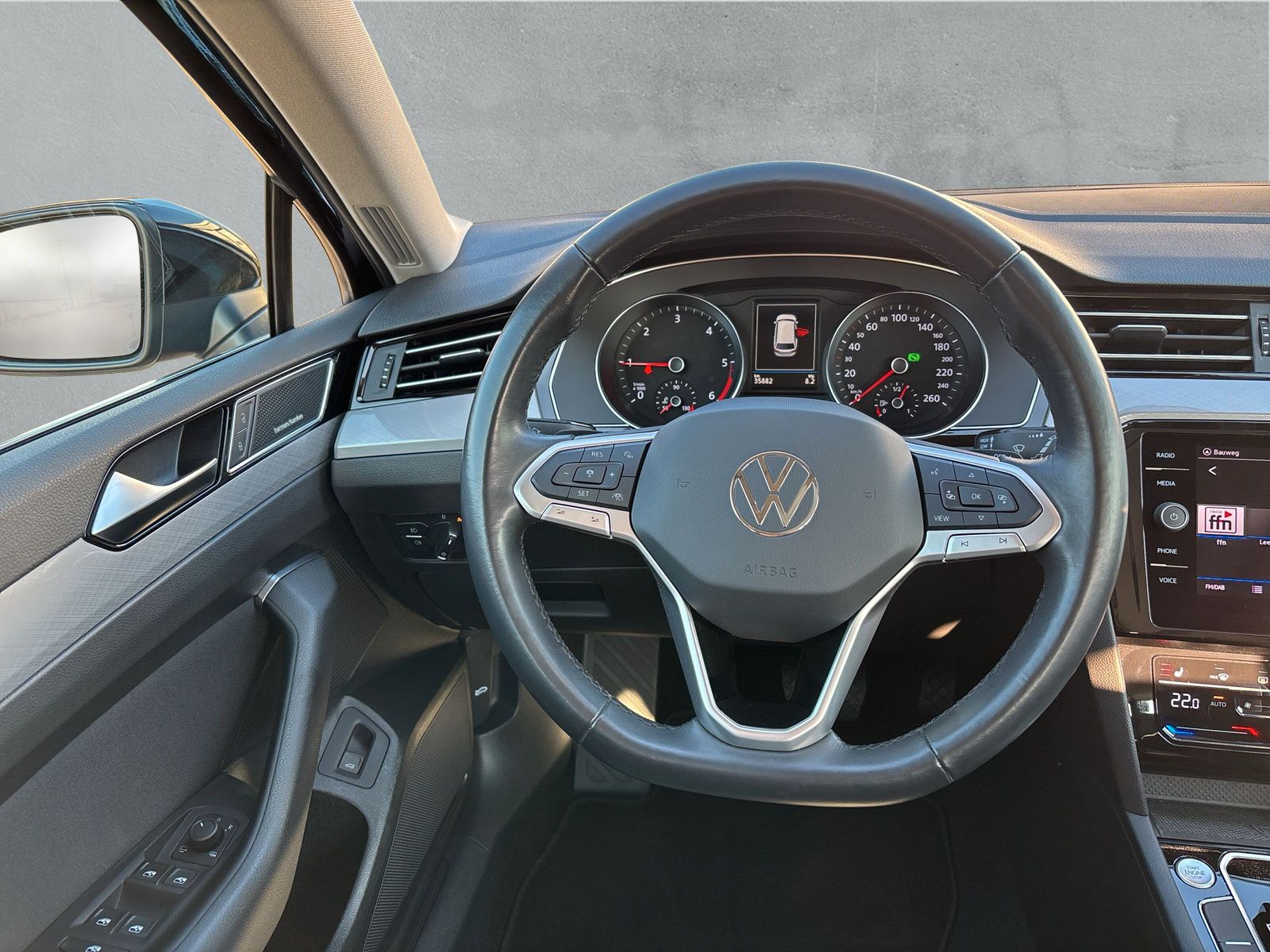 Fahrzeugabbildung Volkswagen Passat Variant Business 2.0 TDI DSG AHK App-Conn