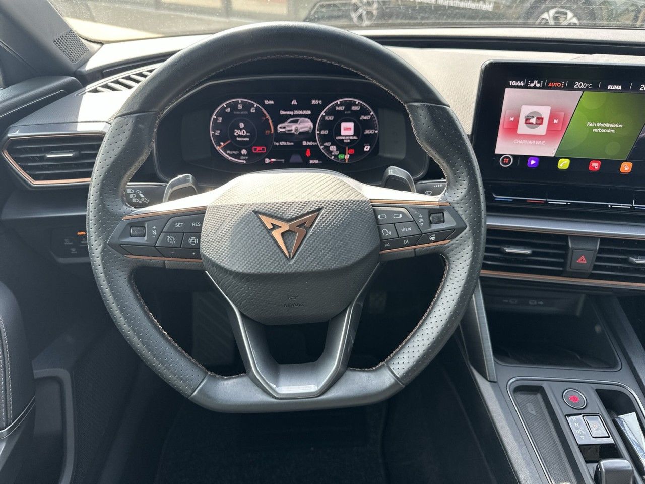 Fahrzeugabbildung CUPRA Leon Sportstourer 1.5 eTSI 150 PS DSG*AHK* - mit KI generiert/bearbeitet