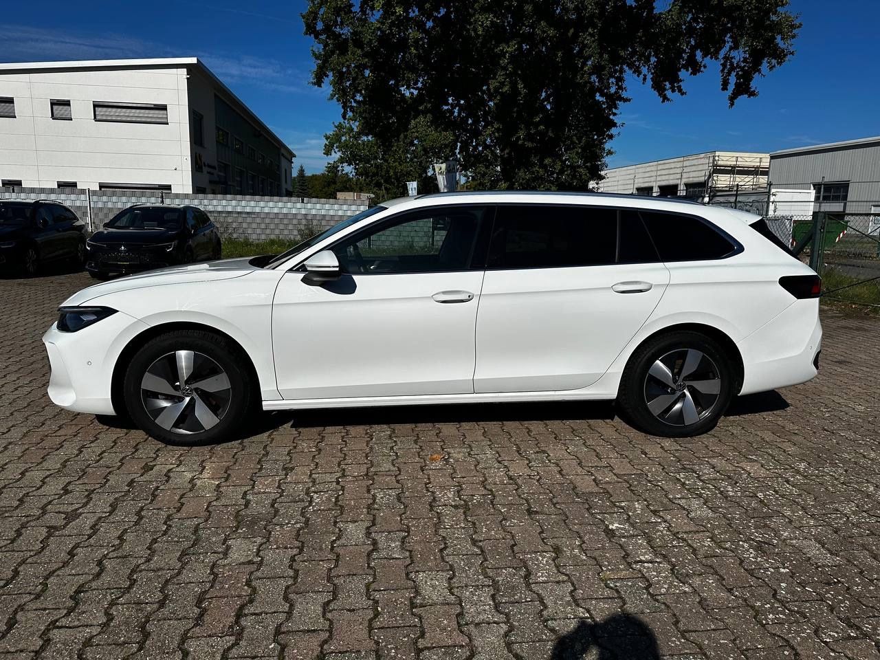 Volkswagen Passat Variant 1.5 eTSI Business NAVI/Massage imagem 3