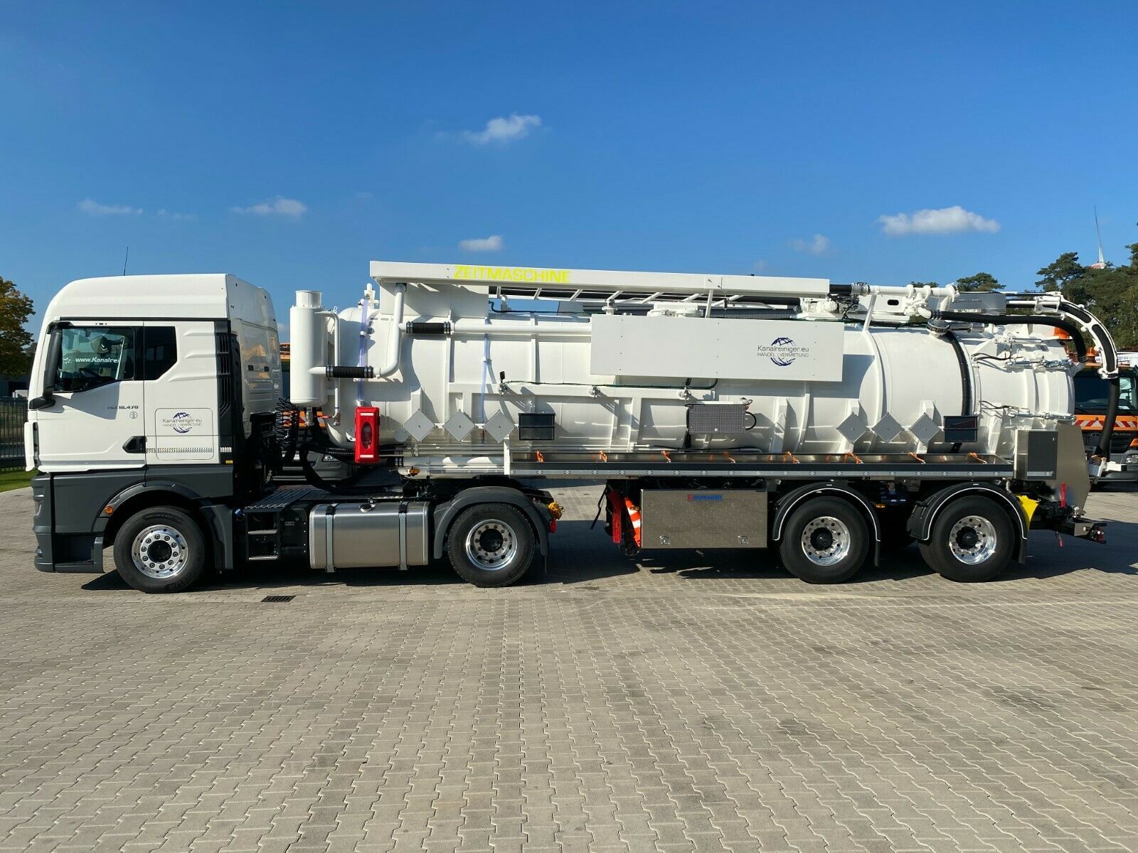 Fahrzeugabbildung MAN TGX 18.470 mit Schrader S/D ADR Auflieger