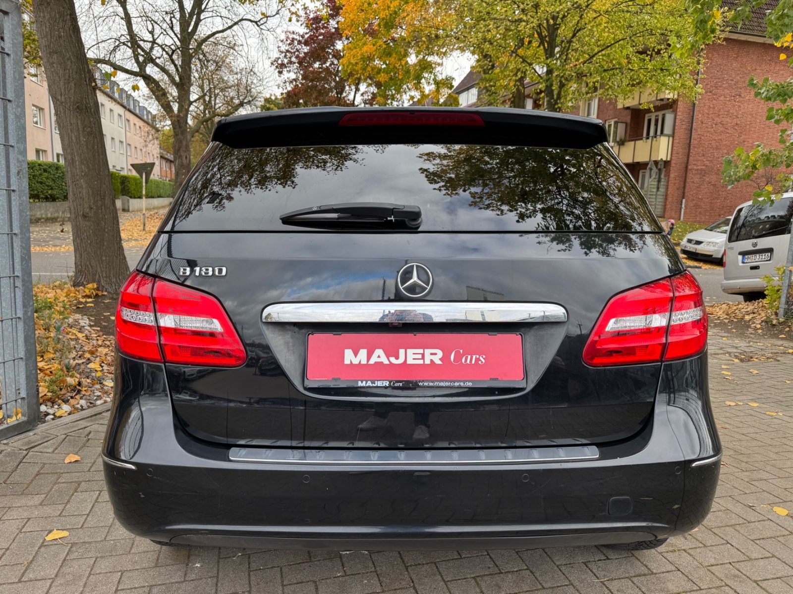 Fahrzeugabbildung Mercedes-Benz B 180 NAVI*BI-XENON*BLUETOOTH*PDC*SHZ