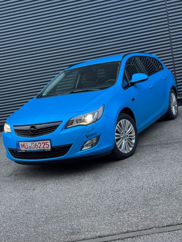 Opel Astra J ST INNOVATION/ABN AHK/BI-XENON/SHZ/TEMPO