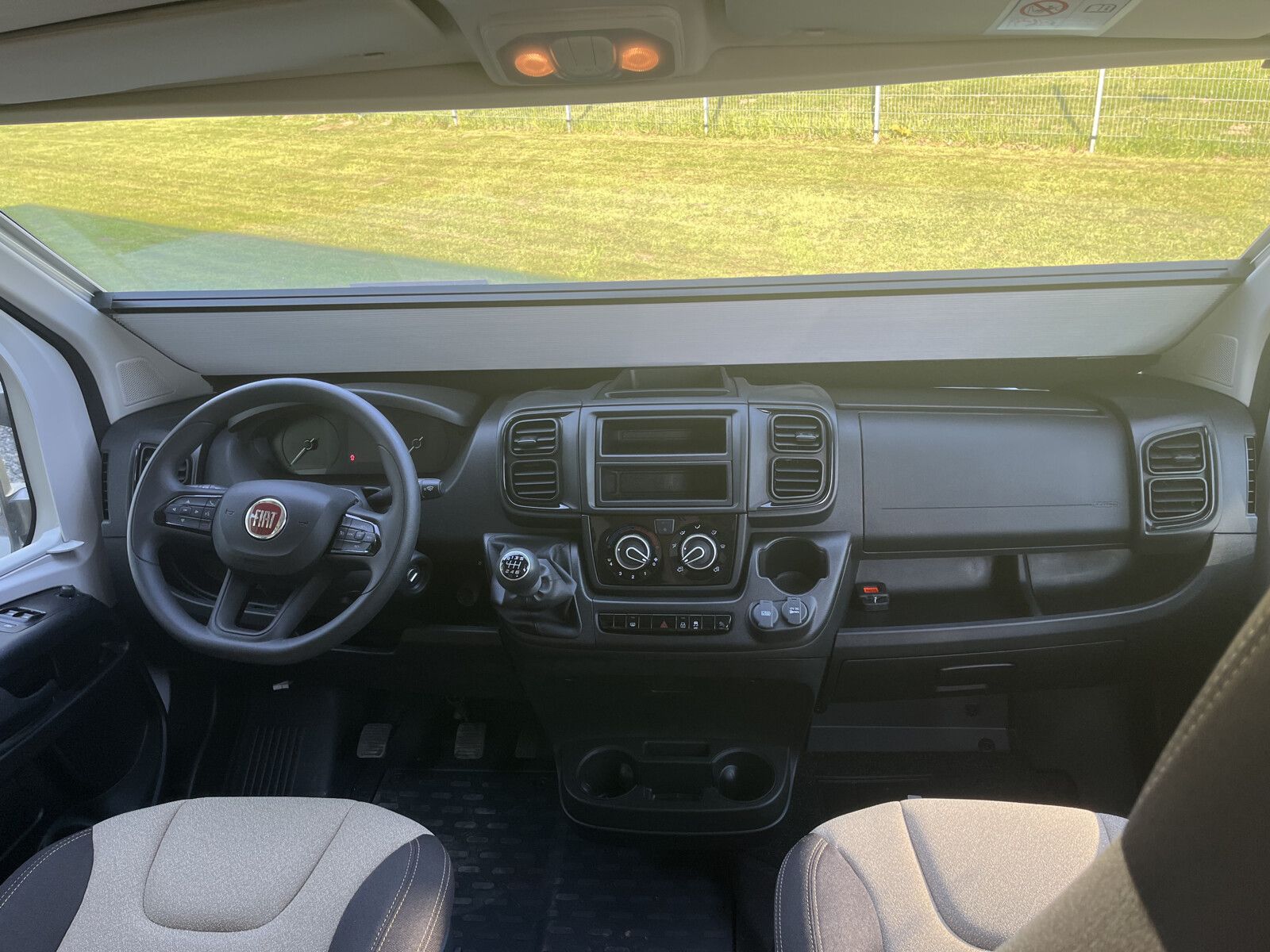 Fahrzeugabbildung Forster Vantasy 541 HB 140 PS mit Pop-Up Dach