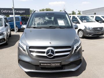 Mercedes V 220 - 9