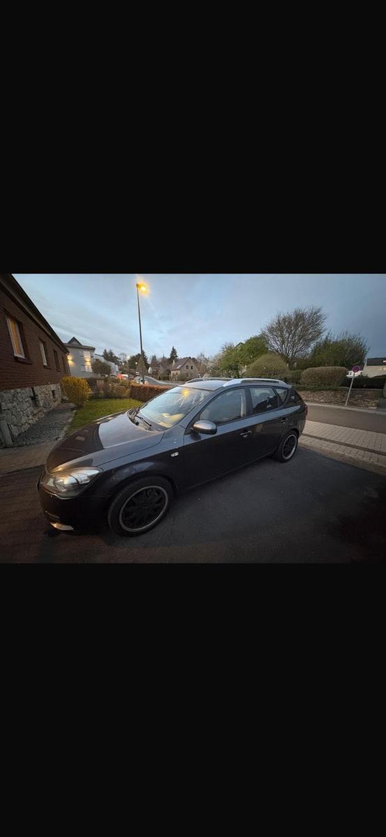 Kia cee'd 2010 — photo 5