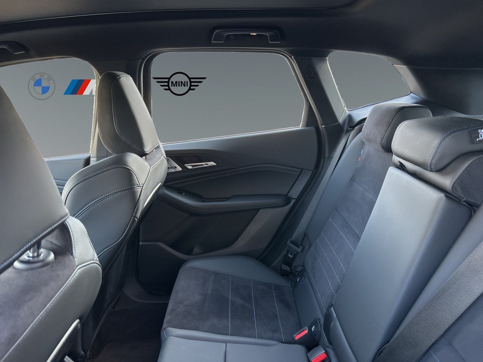 BMW 223 Active Tourer - Bild 12