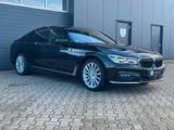 BMW 730d *LASER*SHADOW*KOMFORTSITZ*FONDPAKET*ACC*HuD - BMW 730 aus 2016