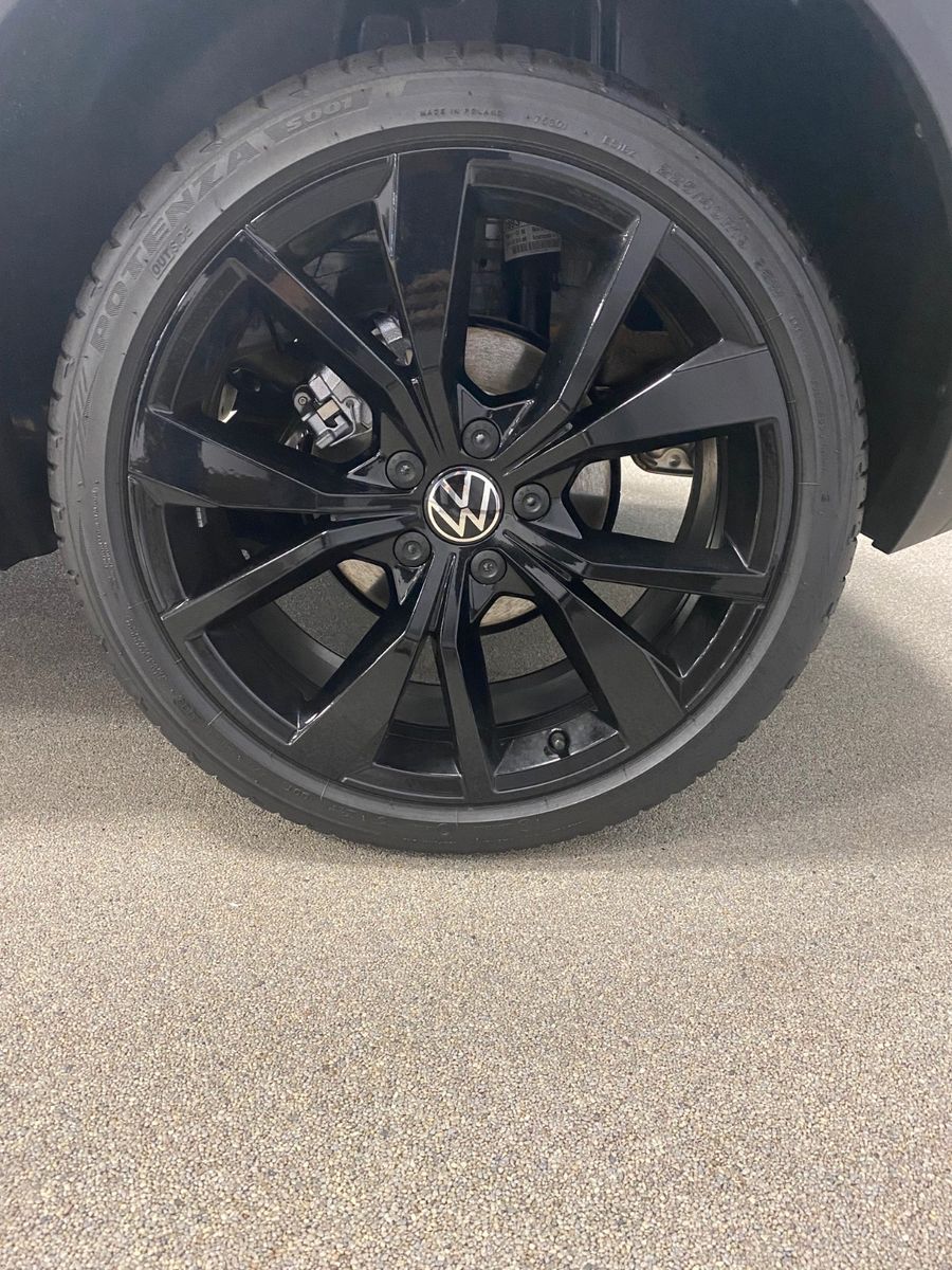 Fahrzeugabbildung Volkswagen T-Roc 1.5 TSI DSG Style+NAVI+MATRIX+Black Style+