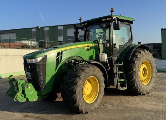 John Deere 8320 R