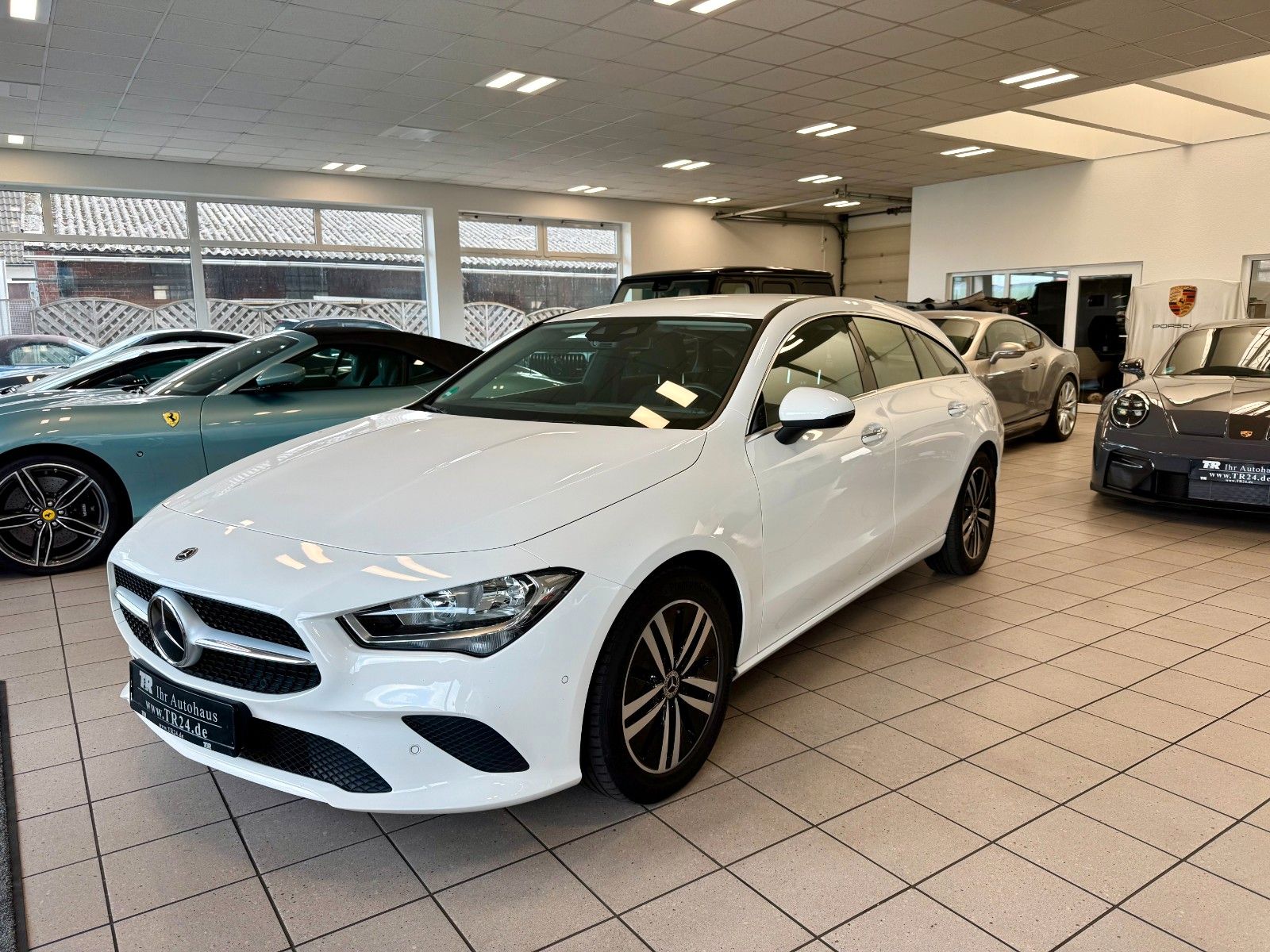 Mercedes-Benz CLA 200d Shooting Brake Business AHK imagem 2