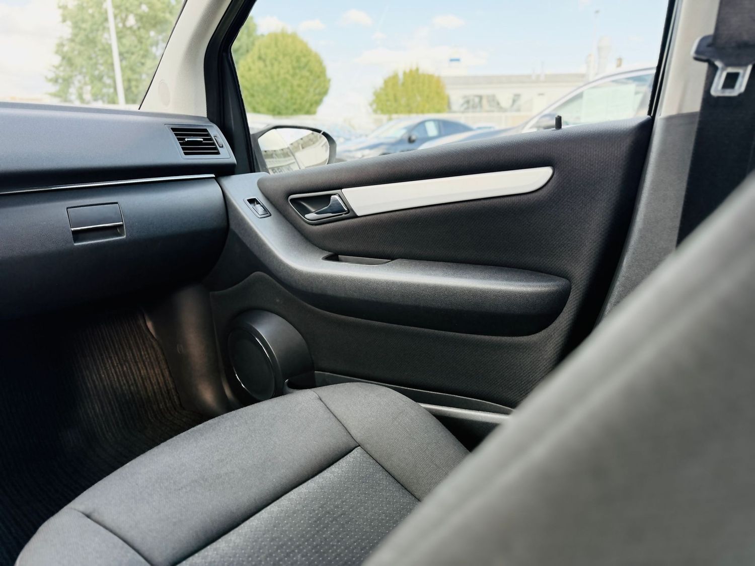 Fahrzeugabbildung Mercedes-Benz B 180 CDI Navi, PTS, AHK abn., Sitzheizung, Chro