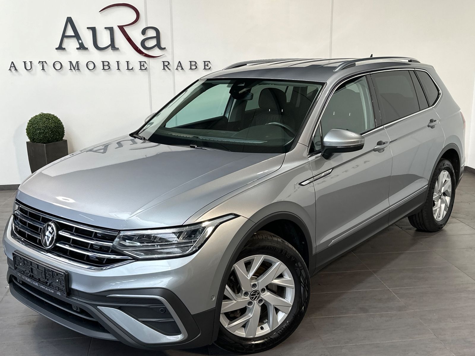 Fahrzeugabbildung Volkswagen Tiguan Allspace Life 4M NAV+LED+AHK+18ZO+ACC+PLA