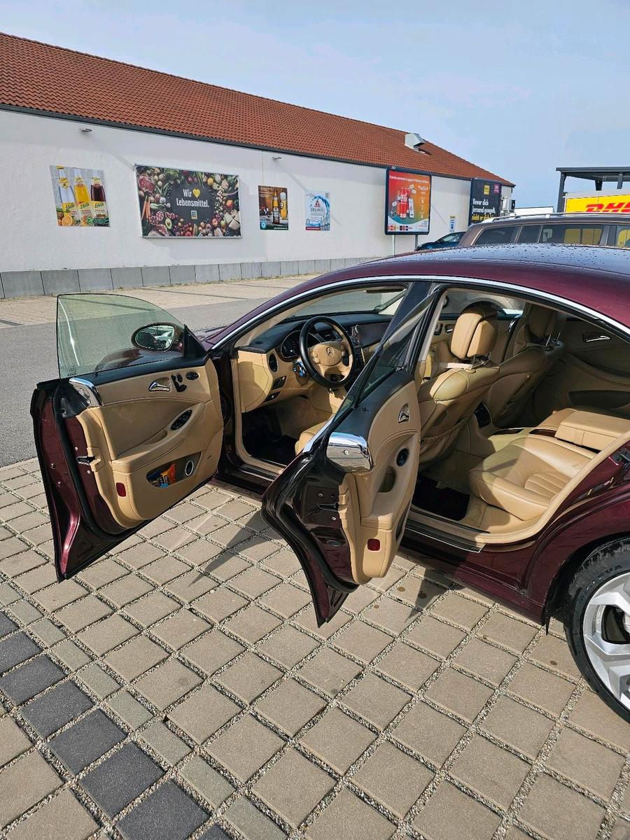 Mercedes-Benz E 320