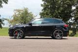 Porsche Cayenne Turbo S:  VOLL, 22", Klappe, Scheckheft  - Porsche Gebrauchtwagen in Stuttgart